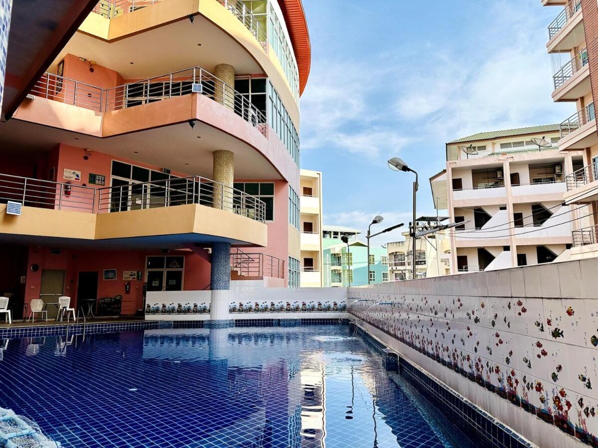 Wisdom Burg Bangsaen, Pool, Gym Aparthotel Ban Rong Khoei Luaran gambar